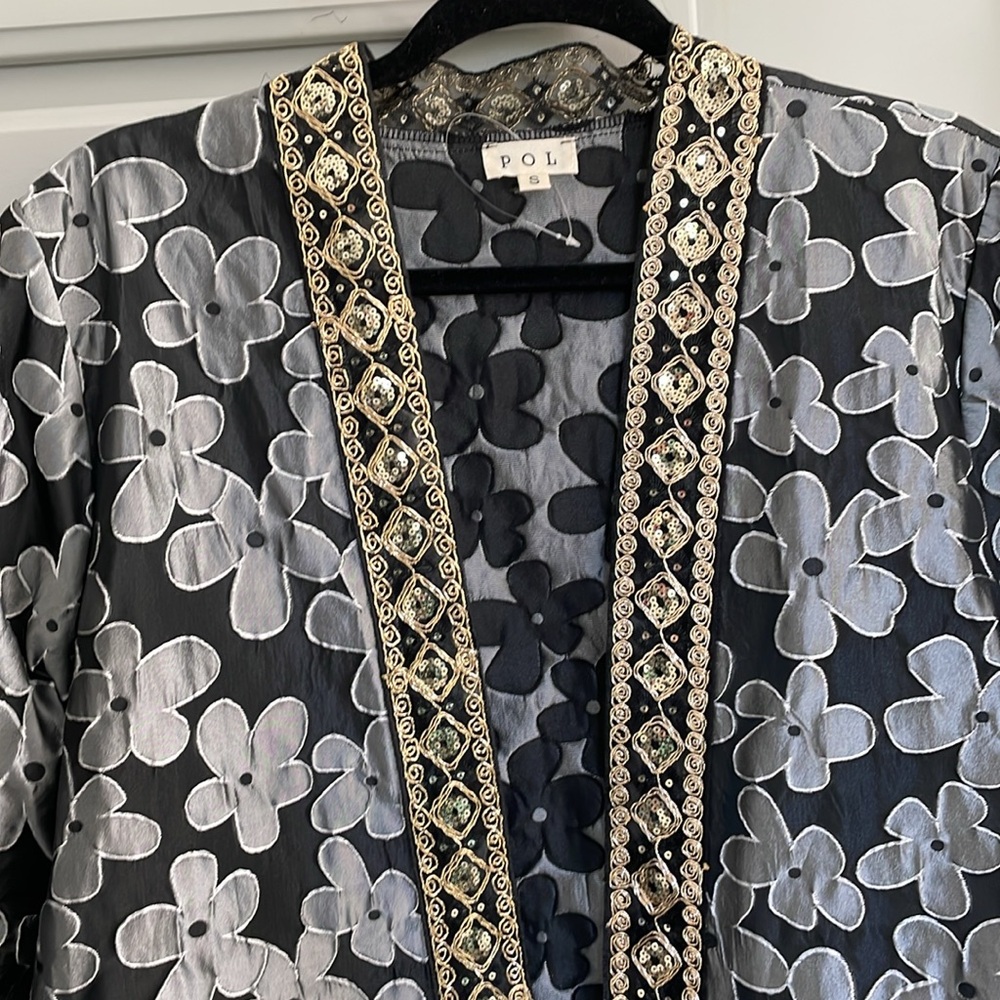 POL Black Organza & Gray Floral w. Gold Embellished Trim Detail Kimono M/L NWOT - Picture 3 of 11